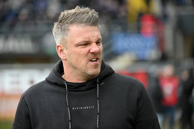 Paderborn, Home Deluxe Arena, 03.12.23, GER, Herren, 2.Bundesliga, Saison 2023-2024, SC Paderborn 07 - Hannover 96 Bild: Trainer Lukas KWASNIOK (Paderborn) Only for editorial use! DFL regulations prohibit any use of photographs as image sequences and or quasi-video. NRW Deutschland