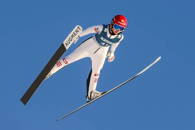 Sport Themen der Woche KW48 NORDIC SKIING - FIS WC Lillehammer LILLEHAMMER,NORWAY,03.DEC.23 - NORDIC SKIING, Ski jumping, Skispringen, Ski, nordisch - FIS World Cup, large hill, ladies. Image shows Julia Muehlbacher (AUT).  GEPAxpictures xPatrickxSteiner