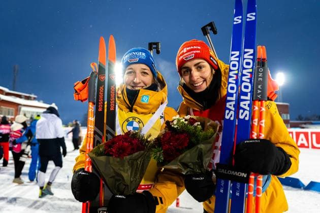 Bilder des Jahres 2023, Sport 12 Dezember 231203 Franziska Preuss of Germany and Vanessa Voigt of Germany celebrate after competing in women s 10 km pursuit during the IBU World Cup on December 3, 2023 in Östersund. Photo: Petter Arvidson BILDBYRAN kod PA PA0701 skidskytte biathlon skiskyting världscupen ibu world cup jaktstart pursuit bbeng dam *** 231203 Franziska Preuss of Germany and Vanessa Voigt of Germany celebrate after competing in women s 10 km pursuit during the IBU World Cup on December 3, 2023 in Östersund Photo Petter Arvidson BILDBYRAN code PA PA0701 biathlon biathlon biathlon world cup ibu world cup jaktstart pursuit bbeng dam  Copyright: PETTERxARVIDSON BB231203PA156