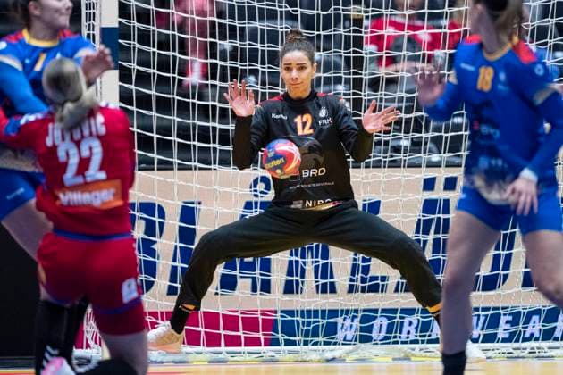 Goalkeeper Diana Ciuca of Romania in action during the IHF World Women s Handball Championship match between Romania and Serbia in the preliminary group E in Jyske Bank Boxen in Herning in Denmark, Sunday, December 3, 2023.. , Herning Denmark Mors