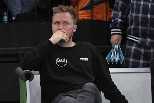 GER; 1.VBL, SVG Lueneburg vs FT 1844 Freiburg, 04.12.2023, LKH Arena, Lueneburg, GER; 1. VBL, SVG Lueneburg vs FT 1844 Freiburg, im Bild Trainer Jakob Schoenhagen (Schönhagen Freiburg)