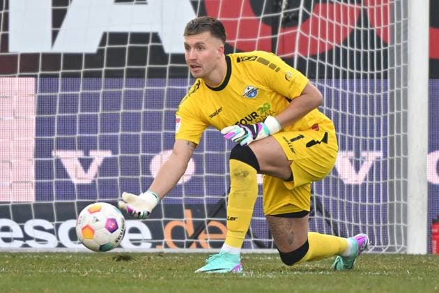 Paderborn, Home Deluxe Arena, 03.12.23, GER, Herren, 2.Bundesliga, Saison 2023-2024, SC Paderborn 07 - Hannover 96 Bild: Torwart Pelle BOEVINK (Paderborn) Only for editorial use! DFL regulations prohibit any use of photographs as image sequences and or quasi-video. NRW Deutschland
