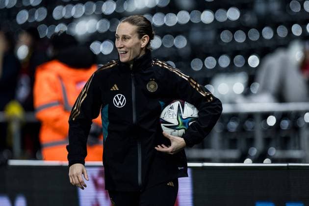 UEFA Women’s Nations League: Wales - Deutschland; 05.12.2023 Ann-Katrin Berger (Deutschland, 12) im Warm Up UEFA Women’s Nations League, Wales - Deutschland, Swansea, Swansea Stadium am 05.12.2023 Copyright: xBEAUTIFULxSPORTS Wunderlx