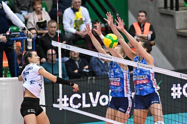 Middle block of during Antonio Carraro Imoco Conegliano vs Allianz MTV Stuttgart, CEV Champions League Women volleyball match in Treviso, Italy, December 05 2023  Copyright: xDuilioxDellaxLibera IPAxSportx x xx IPA_42037503 IPA_Agency_IPA42037503