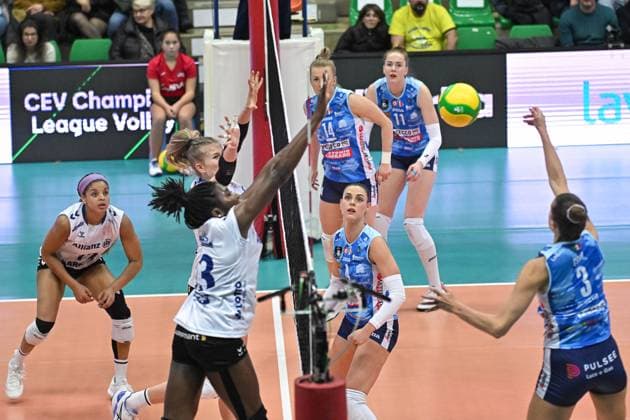 Lob of Robinson Cook Kelsey (Antonio Carraro Imoco Volley) during Antonio Carraro Imoco Conegliano vs Allianz MTV Stuttgart, CEV Champions League Women volleyball match in Treviso, Italy, December 05 2023  Copyright: xDuilioxDellaxLibera IPAxSportx x xx IPA_42039667 IPA_Agency_IPA42039667