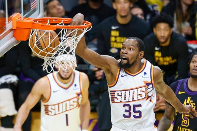 Sport Themen der Woche KW49 Sport Bilder des Tages December 5, 2023, Los Angeles, California, USA: Phoenix Suns Kevin Durant 35 dunks against the Los Angeles Lakers during an NBA, Basketball Herren, USA basketball game at Crypto.com Arena, Tuesday December 5, 2023, in Los Angeles. Los Angeles USA - ZUMAc68_ 20231205_zaf_c68_036 Copyright: xRingoxChiux
