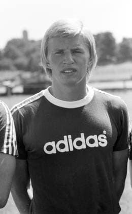 14.07.75 FC Bayern München Fototermin 1975 1976 Deutschland, München, 14.07.1975, Fussball, Bundesliga, FC Bayern München Fototermin Saison 1975 1976: Bernd Förster. *** 14 07 75 photo session 1975 1976 Germany, Munich, 14 07 1975, Football, Bundesliga, FC Bayern Munich photo session season 1975 1976 Bernd Förster