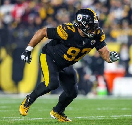 December 7, 2023, Hookstown, Pennsylvania, USA: Pittsburgh Steelers defensive lineman CAMERON HEYWARD (97) rushes the quarterback during the NFL, American Football Herren, USA football game between the Pittsburgh Steelers and the New England Patriots in Pittsburgh, Pennsylvania. Hookstown USA - ZUMAg257 20231207_zsp_g257_019 Copyright: xBrentxGudenschwagerx