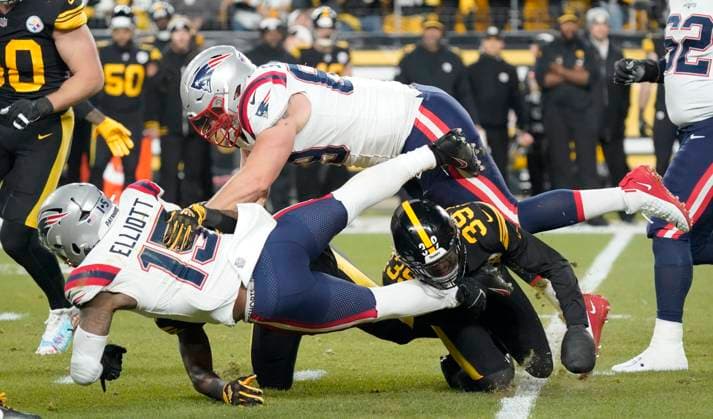 December 7, 2023, blank, blank, USA: Dec. 7, 2023: Ezekiel Elliott 15 during the Pittsburgh Steelers vs New England Patriots game in Pittsburgh PA at Acrisure Stadium. Brook Ward blank USA - ZUMAa234 20231207_zsa_a234_050 Copyright: xAMGx