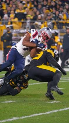 DEC 07, 2023: JuJu Smith-Schuster 7 during the Pittsburgh Steelers vs New England Patriots game in Pittsburgh, PA. CSM Pittsburgh USA - ZUMAcp5_ 20231207_faf_cp5_090 Copyright: xJasonxPohuskix