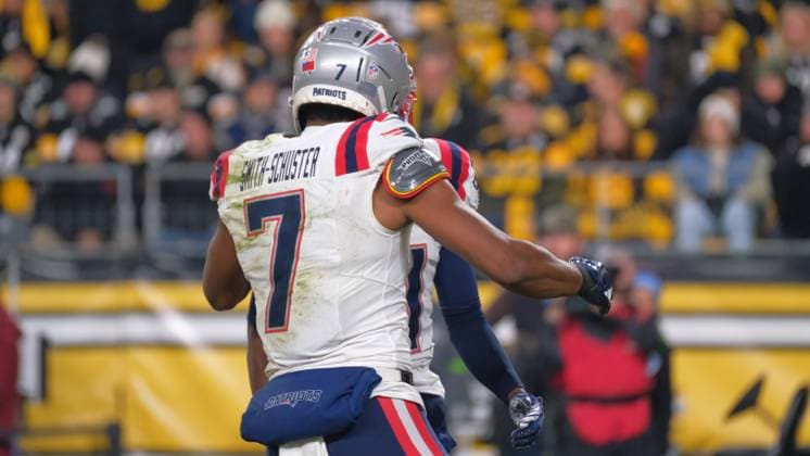 DEC 07, 2023: JuJu Smith-Schuster 7 during the Pittsburgh Steelers vs New England Patriots game in Pittsburgh, PA. CSM Pittsburgh USA - ZUMAcp5_ 20231207_faf_cp5_093 Copyright: xJasonxPohuskix