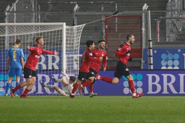 08.12.2023, xavx, Fussball 2.Bundesliga, SV Wehen Wiesbaden - Eintracht Braunschweig emspor, v.l. Aleksandar Vukotic (SV Wehen Wiesbaden) celebrate the goal, Der Torjubel zum 1:0 (DFL DFB REGULATIONS PROHIBIT ANY USE OF PHOTOGRAPHS as IMAGE SEQUENCES and or QUASI-VIDEO) Wiesbaden