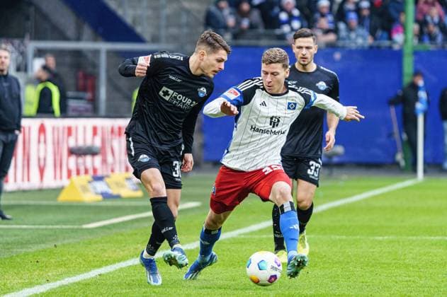 Florent Muslija (SC Paderborn, 30), Ignace van der Brempt (Hamburger SV, 22) GER, Hamburger SV vs. SC Paderborn 07, Fussball, 2. Bundesliga, Spieltag 16, Saison 2023 2024, 09.12.2023 DFL REGULATIONS PROHIBIT ANY USE OF PHOTOGRAPHS AS IMAGE SEQUENCES AND OR QUASI-VIDEO GER, Hamburger SV vs. SC Paderborn 07, Fussball, 2. Bundesliga, Spieltag 16, Saison 2023 2024, 09.12.2023 Hamburg