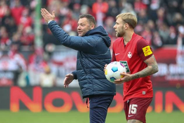 09.12.2023, xusrbx, Fussball 2.Bundesliga, 1.FC Kaiserslautern - Hertha BSC Berlin emspor, v.l. Pal Dardai (Trainer Herta BSC), Tymoteusz Puchacz (1. FC Kaiserslautern, 15), (DFL DFB REGULATIONS PROHIBIT ANY USE OF PHOTOGRAPHS as IMAGE SEQUENCES and or QUASI-VIDEO) Kaiserslautern