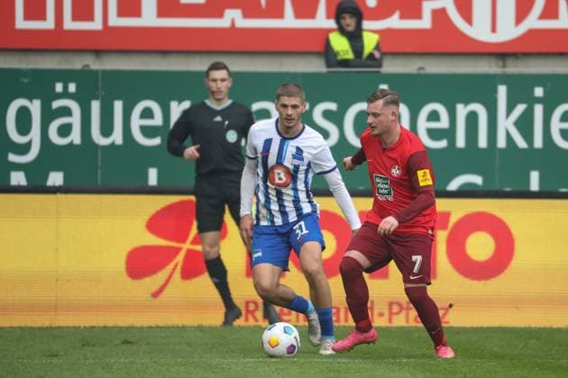 09.12.2023, xusrbx, Fussball 2.Bundesliga, 1.FC Kaiserslautern - Hertha BSC Berlin emspor, v.l. Márton Dárdai (Herta BSC, 31), Marlon Ritter (1. FC Kaiserslautern, 7), (DFL DFB REGULATIONS PROHIBIT ANY USE OF PHOTOGRAPHS as IMAGE SEQUENCES and or QUASI-VIDEO) Kaiserslautern