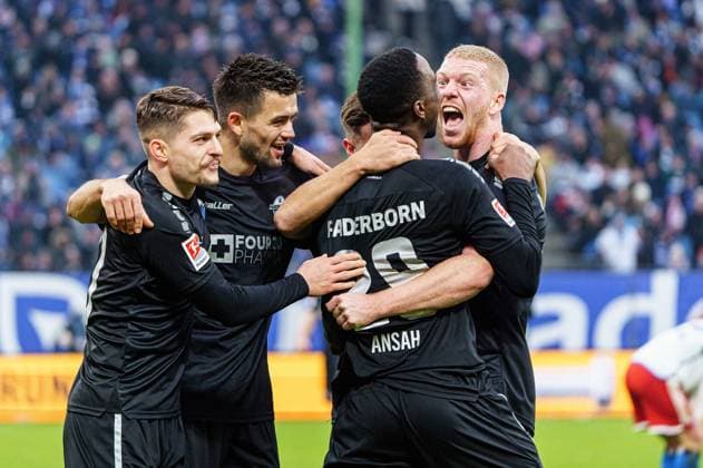 Torjubel SC Paderborn nach Tor zum Tor zum 1:2 Ilyas Ansah (SC Paderborn, 29) GER, Hamburger SV vs. SC Paderborn 07, Fussball, 2. Bundesliga, Spieltag 16, Saison 2023 2024, 09.12.2023 DFL REGULATIONS PROHIBIT ANY USE OF PHOTOGRAPHS AS IMAGE SEQUENCES AND OR QUASI-VIDEO GER, Hamburger SV vs. SC Paderborn 07, Fussball, 2. Bundesliga, Spieltag 16, Saison 2023 2024, 09.12.2023 Hamburg