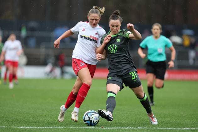 Google Pixel Frauen-Bundesliga 2023-2024, 1. FC Köln - VFL Wolfsburg Zweikampf Marleen Schimmer (FC, 23), Marina Hegering (WOB, 31) Köln Franz-Kremer-Stadion Nordrhein-Westfalen Deutschland