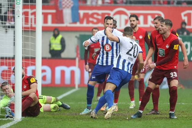 09.12.2023, xusrbx, Fussball 2.Bundesliga, 1.FC Kaiserslautern - Hertha BSC Berlin emspor, v.l. Haris Tabakovic (Herta BSC, 25), Marc Oliver Kempf (Herta BSC, 20), Torjubel, 49. Spielminute, (DFL DFB REGULATIONS PROHIBIT ANY USE OF PHOTOGRAPHS as IMAGE SEQUENCES and or QUASI-VIDEO) Kaiserslautern