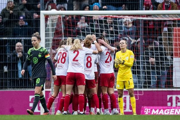 GOOGLE PIXEL Frauen Bundesliga: 1. FC Köln - VfL Wolfsburg; 09.12.2ß23 Jubel zum 1:1 durch Anna Gerhardt (1. FC Köln, 21) GOOGLE PIXEL Frauen Bundesliga, 1. FC Köln - VfL Wolfsburg, Köln, Franz-Kremer-Stadion am 09.12.2023 DFB REGULATIONS PROHIBIT ANY USE OF PHOTOGRAPHS AS IMAGE SEQUENCES AND OR QUASI-VIDEO. Copyright: xBEAUTIFULxSPORTS Wunderlx