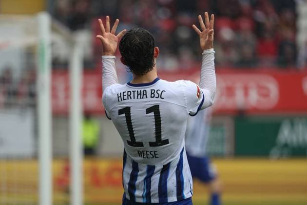 09.12.2023, xusrbx, Fussball 2.Bundesliga, 1.FC Kaiserslautern - Hertha BSC Berlin emspor, Fabian Reese (Herta BSC, 10), unzufrieden, enttaeuscht, niedergeschlagen, frustriert, (DFL DFB REGULATIONS PROHIBIT ANY USE OF PHOTOGRAPHS as IMAGE SEQUENCES and or QUASI-VIDEO) Kaiserslautern