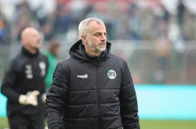GER, 3. Liga VfB Luebeck vs FC Ingolstadt 04 09.12.2023, Dietmar-Scholze-Stadion an der Lohmuehle, Luebeck, GER, 3. Liga VfB Luebeck vs FC Ingolstadt 04 im Bild picture shows Feature Impressionen Co-Trainer Lars Hopp (VfB Luebeck)