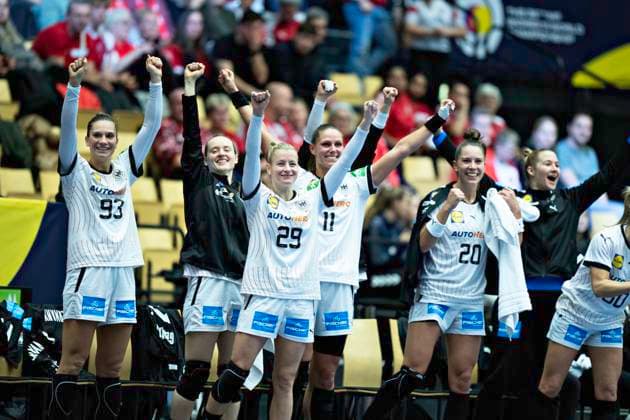 Sport Themen der Woche KW49 Sport Bilder des Tages Germany wins the IHF World Womens Handball Championship match between Serbia and Germany in the main round Group 3 at Jyske Bank Boxen in Herning Denmark, Saturday December 9.. , Herning Jylland Denmark *** Germany wins the IHF World Womens Handball Championship match between Serbia and Germany in the main round Group 3 at Jyske Bank Boxen in Herning Denmark, Saturday December 9 , Herning Jylland Denmark  Copyright: HenningxBagger HenningxBaggerx COP15139 spdk20231209-192945-L