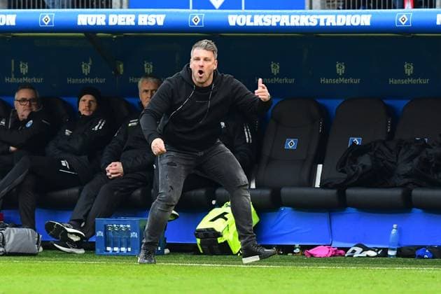 Fussball I Herren I 2. Bundesliga l Hamburger SV - SC Paderborn 07 I 16. Spieltag I Saison 2023-2024 I HSV I 09.12.2023 I Kwasniok Lukas Trainer (SCPaderborn07) , Sportplatz : Volksparkstadion, Stellingen Hamburg Deutschland
