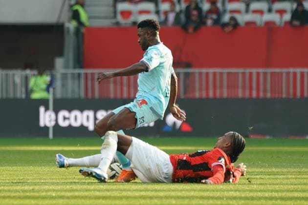 Pablo Rosario (OGC Nice) - Joseph Okumu (Stade de Reims) FOOTBALL : OGC Nice vs Stade de Reims - Ligue 1 Uber Eats - Nice - 10 12 2023 NorbertScanella Panoramic 