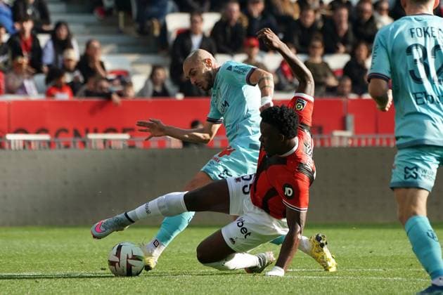 Youssouf Ndayishimiye (OGC Nice) - Teddy Teuma (Stade de Reims) FOOTBALL : OGC Nice vs Stade de Reims - Ligue 1 Uber Eats - Nice - 10 12 2023 NorbertScanella Panoramic 