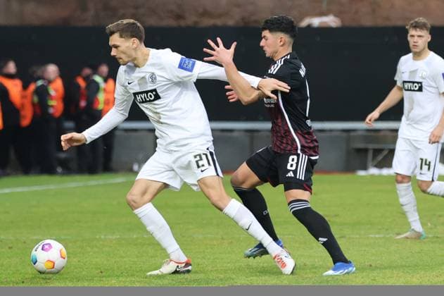 10.12.2023, Fussball, Herren, 2. Bundesliga, Saison 2023 2024, SV 07 Elversberg - 1. FC Nürnberg, Paul Stock (SV 07 Elversberg), Taylan Duman (1. FC Nürnberg) Elversberg Ursapharm-Arena an der Kaiserlinde Saarland Deutschland (DE)
