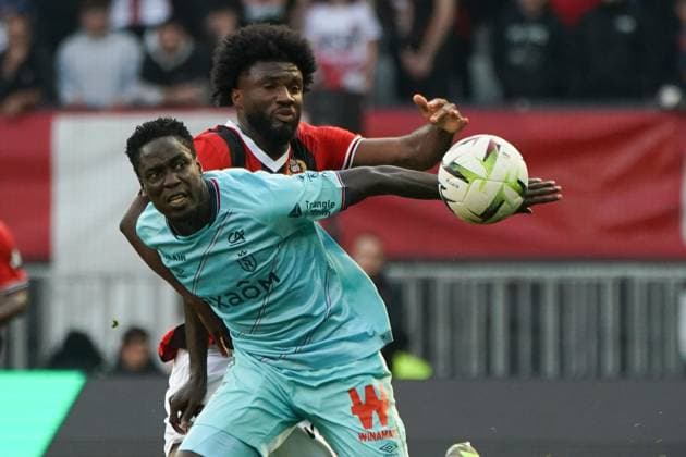 Mohamed Daramy (Stade de Reims) - Terem Moffi (OGC Nice) FOOTBALL : OGC Nice vs Stade de Reims - Ligue 1 Uber Eats - Nice - 10 12 2023 NorbertScanella Panoramic 
