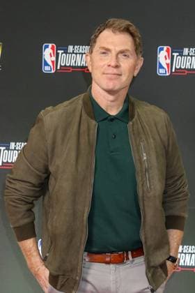 LAS VEGAS, NV - DECEMBER 9: Bobby Flay arriving at the NBA, Basketball Herren, USA In-Season Tournament Finals Arrivals at the T Mobile Arena in Las Vegas, Nevada, on December 9, 2023. Copyright: xDeeCeexCarterx