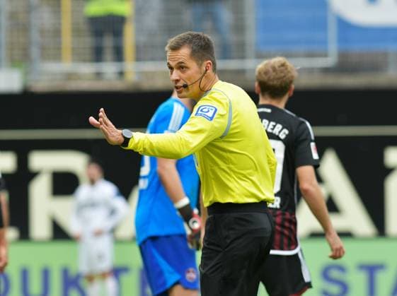 Fussball - 2. Bundesliga - Saison 2023 24 25.11.2023 Ursapharm-Arena SV Elversberg (elv) - 1. FC Nürnberg (fcn) 0:1 Schiedsrichter Robert HARTMANN Fussball - 2. Bundesliga - SV Elversberg