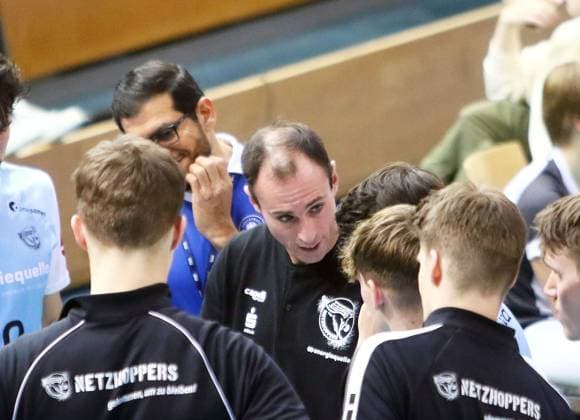 in der MItte Alejandro KOLEVICH (KWh), He Bundesliga 23 24, TSV Haching Muenchen vs Energiequelle Netzhoppers Koenigs Wusterhausen, Geothermie Arena Unterhaching, 10.12.23, Copyright: WolfgangxFehrmann