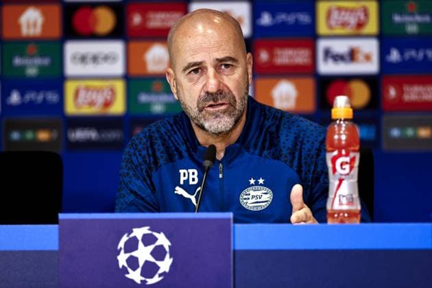 EINDHOVEN - PSV Eindhoven coach Peter Bosz during the MD-1 press conference, PK, Pressekonferenz prior to the UEFA Champions League group B match against Arsenal FC at the Phillips stadium on December 11, 2023 in Eindhoven, Netherlands. ANP MAURICE VAN STEEN UEFA Champions League 2023 24 2023 2024 xVIxANPxSportx xxANPxIVx 486032210 originalFilename: 486032210.jpg