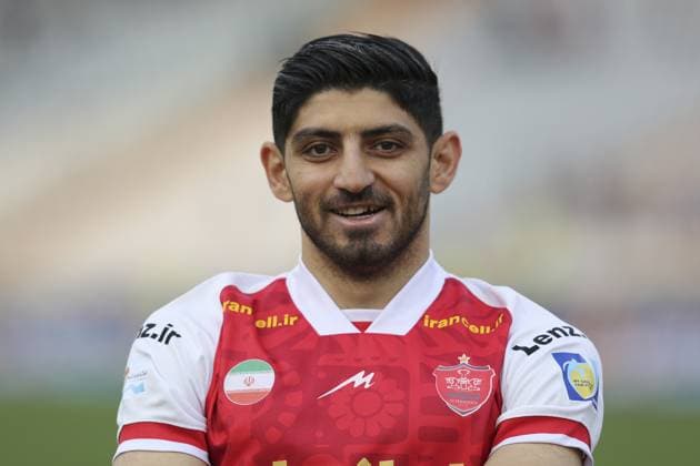 RECORD DATE NOT STATED Persepolis Vs Havadar - 12th week of Iran Premier League 9 12 2023 - TEHRAN: Players of Persepolis and Havadar compete during the football match in the 12th week of Iran Premier League.Photo: Mehdi Nasiri Ilna News Agency IRAN IMAGES IR Copyright: xMehdixNasirix xIlnaxNewsxAgencyx Iran Image IranImages-38726-mhdy-nsyry-3404601762-source