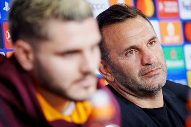 Galatasaray with head coach Okan Buruk (right) and Mauro Icardi give a press conference, PK, Pressekonferenz on Monday 11 December 2023 in Copenhagen. Galatasaray meets FC Copenhagen in the Champions League in the Park on Tuesday.. (Photo: Liselotte Sabroe Ritzau Scanpix) , Copenhagen Denmark