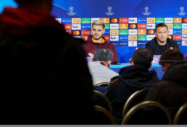 Galatasaray with head coach Okan Buruk (right) and Mauro Icardi give a press conference, PK, Pressekonferenz on Monday 11 December 2023 in Copenhagen. Galatasaray meets FC Copenhagen in the Champions League in the Park on Tuesday.. (Photo: Liselotte Sabroe Ritzau Scanpix) , Copenhagen Denmark
