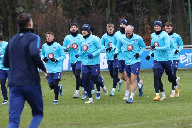 DEU, DFL, 2. FBL Hertha BSC, Training, 12.12.2023, Sportforum, Berlin, DEU, DFL, 2. FBL Hertha BSC, Training, im Bild DFL - regulations prohibit any use of Photographs as image sequences and or quasi-video Foto: Juergen Engler nordphoto GmbH