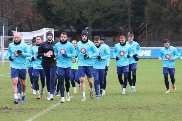DEU, DFL, 2. FBL Hertha BSC, Training, 12.12.2023, Sportforum, Berlin, DEU, DFL, 2. FBL Hertha BSC, Training, im Bild Auslauftraining, auslaufen nach einem Spiel DFL - regulations prohibit any use of Photographs as image sequences and or quasi-video Foto: Juergen Engler nordphoto GmbH