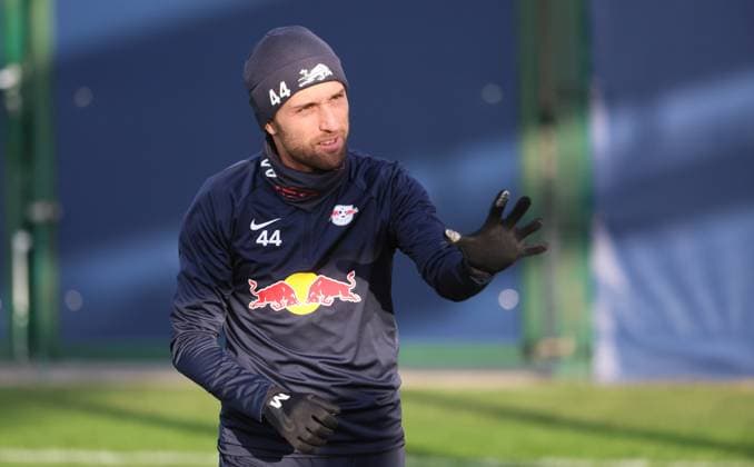 RB Leipzig Training Champions League Leipzig, 12.12.2023, RB Trainingszentrum, UEFA Champions League , RB Leipzig - Abschlusstraining am Vortag von RBL v. Young Boys Bern , Im Bild: Kevin Kampl (44, RB Leipzig) ,