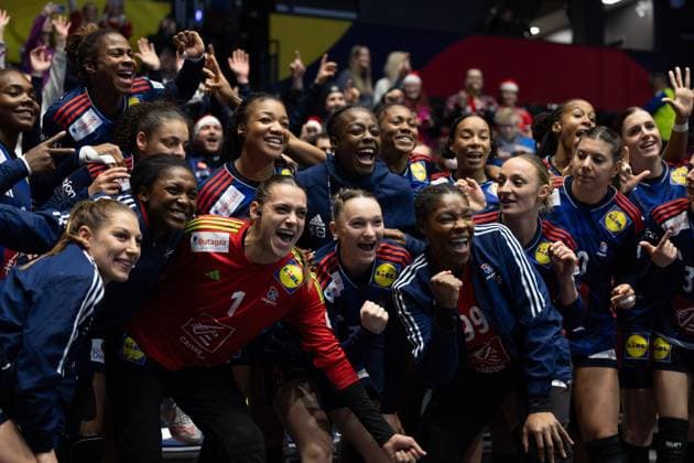 Sport Themen der Woche KW50 Trondheim, Norway, December 12th 2023: Players of France celebrate after winning the IHF Womens World Championship, WM, Weltmeisterschaft 2023 quarter final game between France and Czechia at Trondheim Spektrum in Trondheim, Norway (Ane Frosaker SPP)  Copyright: xAnexFrosakerx xSPPx spp-en-AnFrSp-_F_15673