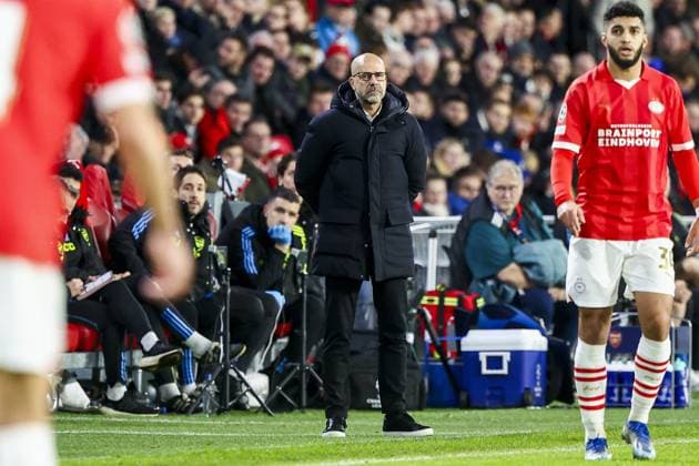 EINDHOVEN, 12-12-2023, Philips Stadium, UEFA Champions League season 2023 24, match between PSV and Arsenal, PSV coach Peter Bosz PSV - Arsenal  x23496639x Copyright: