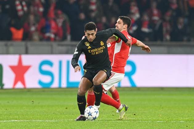 Fussball, Herren, Saison 2023 2024, UEFA Champions League (Gruppe C, 6. Spieltag), 1. FC Union Berlin - Real Madrid, v.l. Jude Bellingham (Real Madrid) und Rani Khedira (1. FC Union Berlin) im Zweikampf , 12.12. 2023, Copyright: xMatthiasxKochx