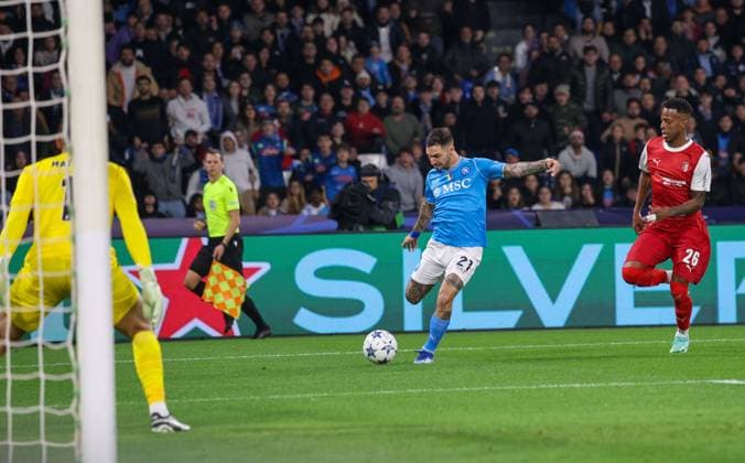 December 12, 2023, Naples, Naples, Italy: Naples 12 12 2023, during the football match valid for the Champions League 2023 24, between the teams of SSC Napoli vs FC Braga at the Diego Armando Maradona Stadium.In the picture: Matteo Politano of SSC Napoli Naples Italy - ZUMAs236 20231212_aap_s236_004 Copyright: xFabioxSassox