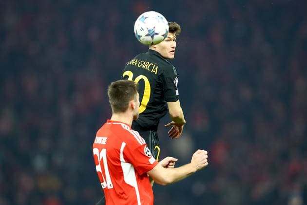 12.12.2023, xtgx, Fussball UEFA Champions League, Union Berlin - Real Madrid emspor, v.l. Robin Knoche (1. FC Union Berlin) Fran Garcia (Real Madrid) Zweikampf, Aktion, action, battle for the ball (DFL DFB REGULATIONS PROHIBIT ANY USE OF PHOTOGRAPHS as IMAGE SEQUENCES and or QUASI-VIDEO) Berlin