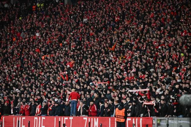 Fussball, Herren, Saison 2023 2024, UEFA Champions League (Gruppe C, 6. Spieltag), 1. FC Union Berlin - Real Madrid, v.l. Die Fans von 1. FC Union Berlin , 12.12. 2023, Copyright: xMatthiasxKochx