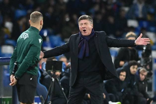 Walter Mazzarri gesticulates coach of SSC Napoli during the Uefa Champions League between SSC Napoli vs SC Braga at Diego Armando Maradona Stadium  Copyright: xAgostinoxGemito IPAxSportx xipa-x xx IPA_42177130 IPA_Agency_IPA42177130