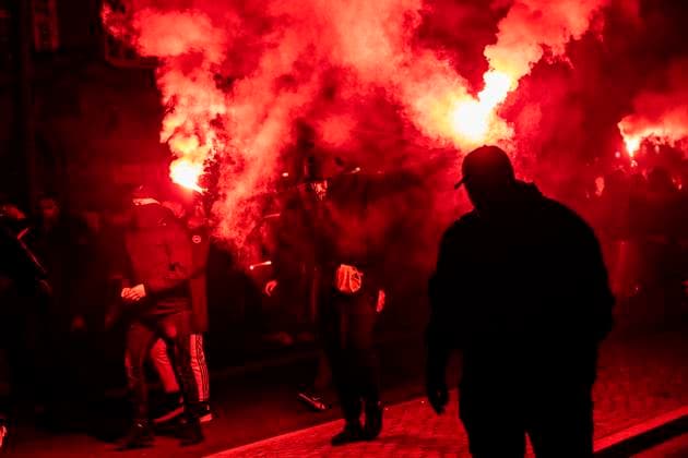 Fans from the Turkish club Galatasaray go on a fan march from Svanemoellen Station towards the Park on Tuesday 12 December 2023. Galatasaray meets FC Copenhagen on Tuesday in the Park in the group stage of the Champions League. (Photo: Martin Sylvest 2023) , Copenhagen Denmark Copyright: MartinxSylvest MartinxSylvestx COP15268 spdk20231212-202940-L