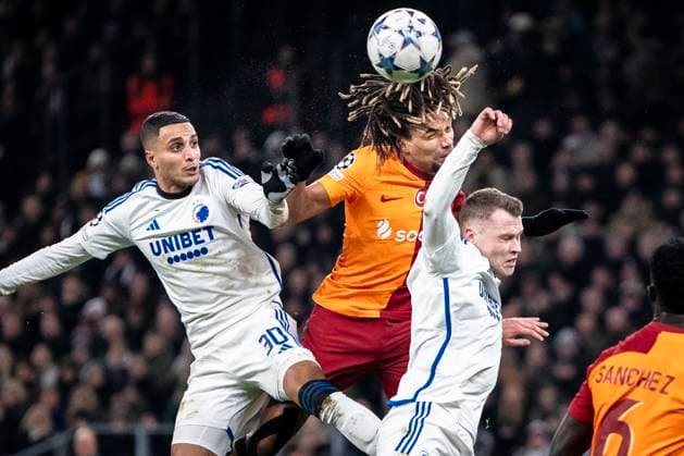 Galatasaray s Sacha Boey in battle with FC Copenhagen s Elias Achouri and FC Copenhagen s Viktor Claesson during the Champions League match between FC Copenhagen and Galatasaray SK in the sixth round of play in Group A in Parken, Copenhagen, Tuesday, December 12, 2023.. (Photo: Mads Claus Rasmussen Ritzau Scanpix) , Denmark Copyright: RitzauxScanpix MadsxClausxRasmussenx COP14438 spdk20231212-220151-L